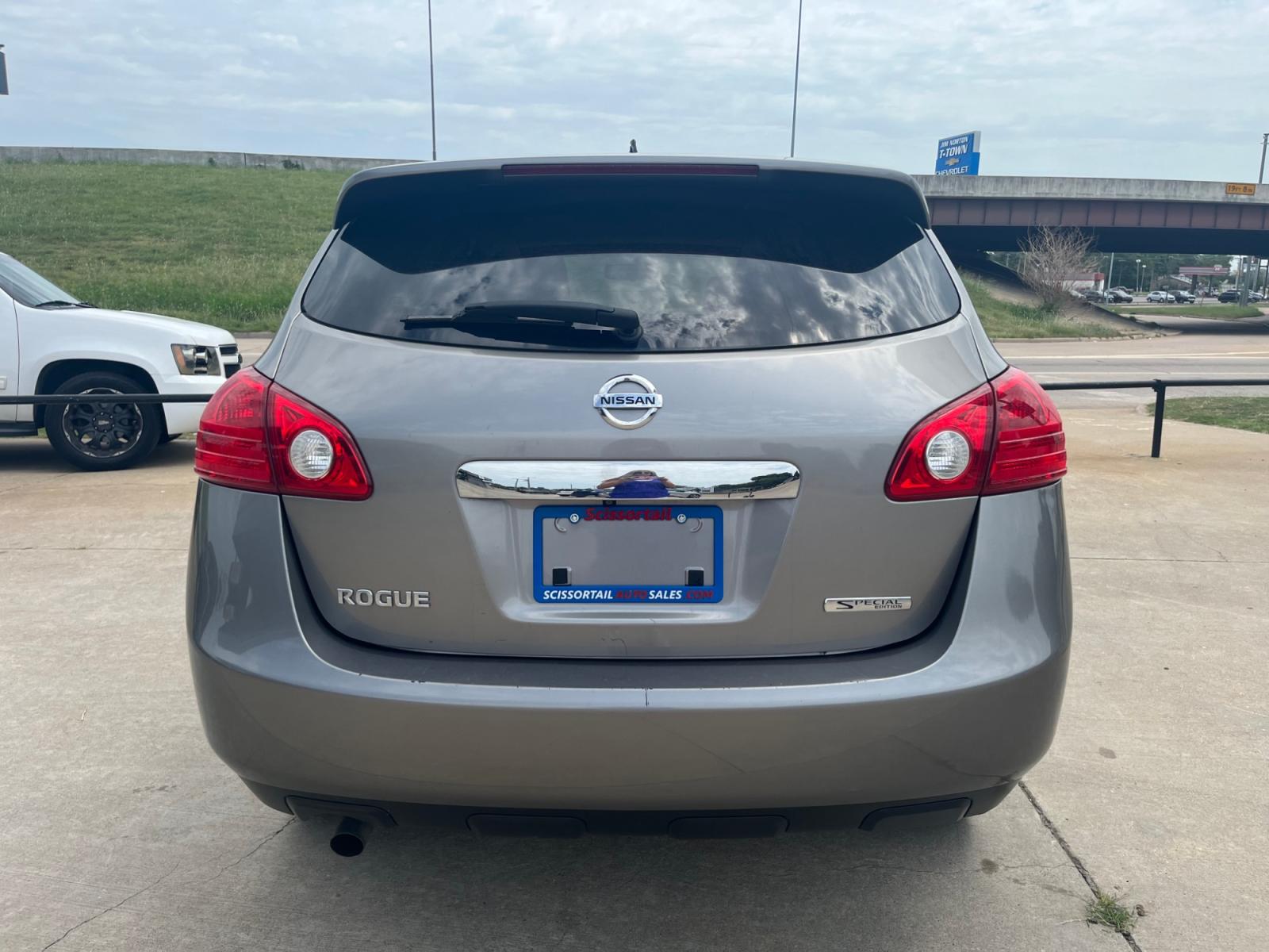 2013 Gray /tan Nissan Rogue S 2WD (	JN8AS5MT4D) with an 2.5L L4 DOHC 16V engine, Continuously Variable Transmission transmission, located at 8101 E. Skelly Dr., Tulsa, OK, 74129, (918) 592-3593, 36.121891, -95.888802 - Photo #3