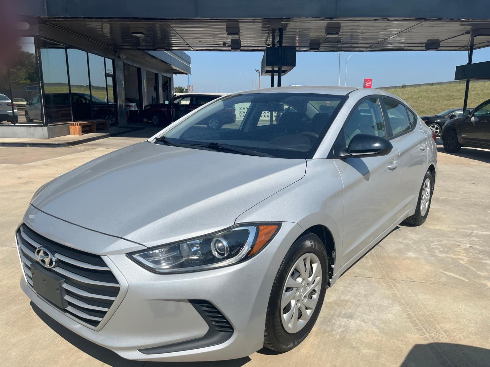 2017 Hyundai Elantra SE 6AT (5NPD74LF8HH) with an 1.8L L4 DOHC 16V engine, 6A transmission, located at 8101 E. Skelly Dr., Tulsa, OK, 74129, (918) 592-3593, 36.121891, -95.888802 - Photo #1