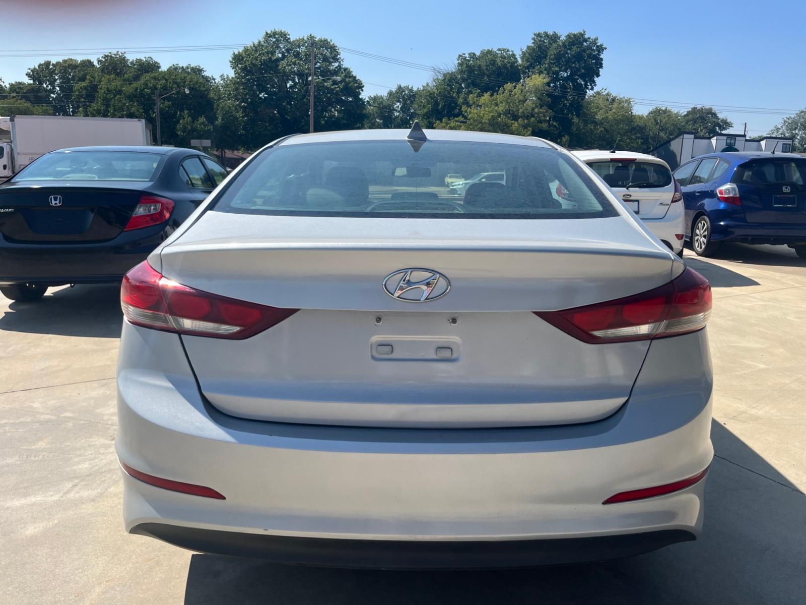 2017 Hyundai Elantra SE 6AT (5NPD74LF8HH) with an 1.8L L4 DOHC 16V engine, 6A transmission, located at 8101 E. Skelly Dr., Tulsa, OK, 74129, (918) 592-3593, 36.121891, -95.888802 - Photo #3