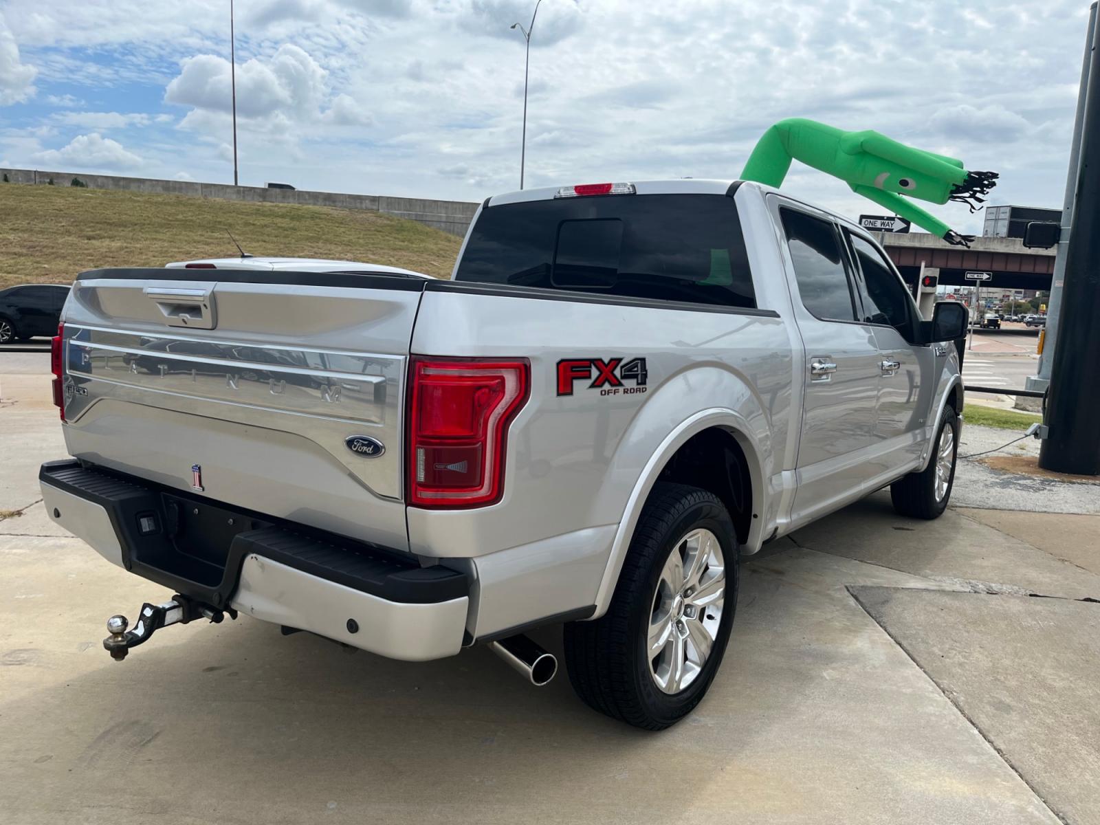 2015 SILVER Ford F-150 XLT SuperCrew 6.5-ft. Bed 4WD (1FTEW1EG0FF) with an 3.5L V6 TURBO engine, 6-Speed Automatic transmission, located at 8101 E. Skelly Dr., Tulsa, OK, 74129, (918) 592-3593, 36.121891, -95.888802 - 1 OWNER, BANK FINANCING REQUIRED, 33995.00 - Photo #2