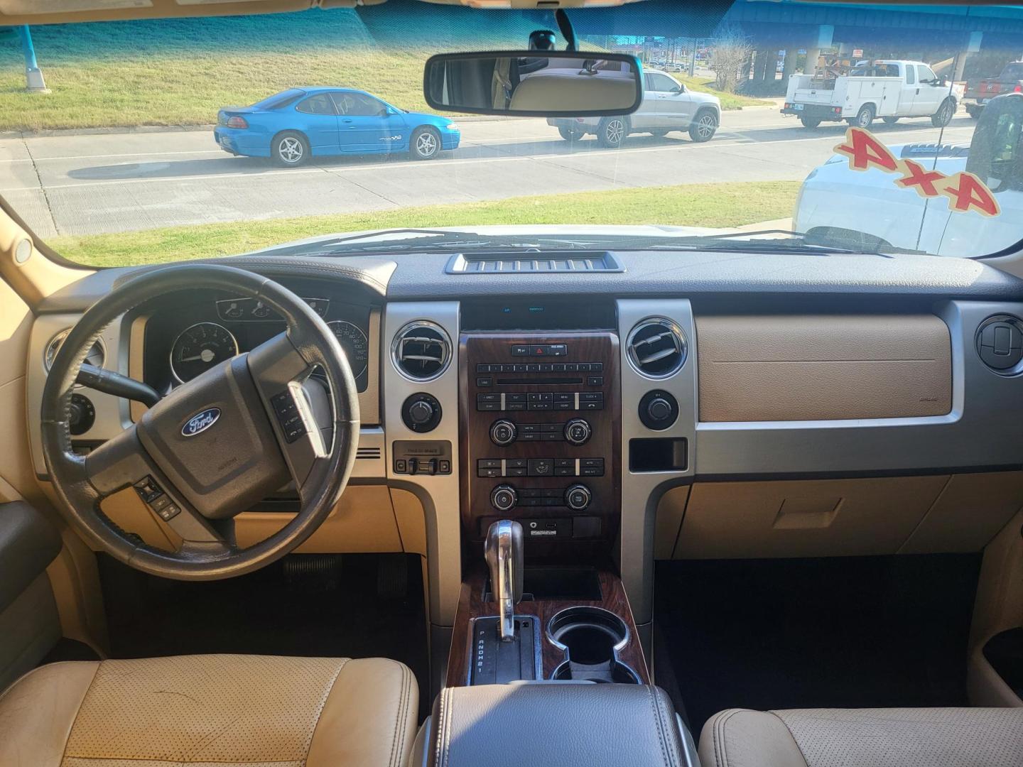 2012 WHITE Ford F-150 FX4 SuperCrew 5.5-ft. Bed 4WD (1FTFW1ET8CF) with an 3.5L V6 TURBO engine, 6-Speed Automatic transmission, located at 8101 E. Skelly Dr., Tulsa, OK, 74129, (918) 592-3593, 36.121891, -95.888802 - Photo#5