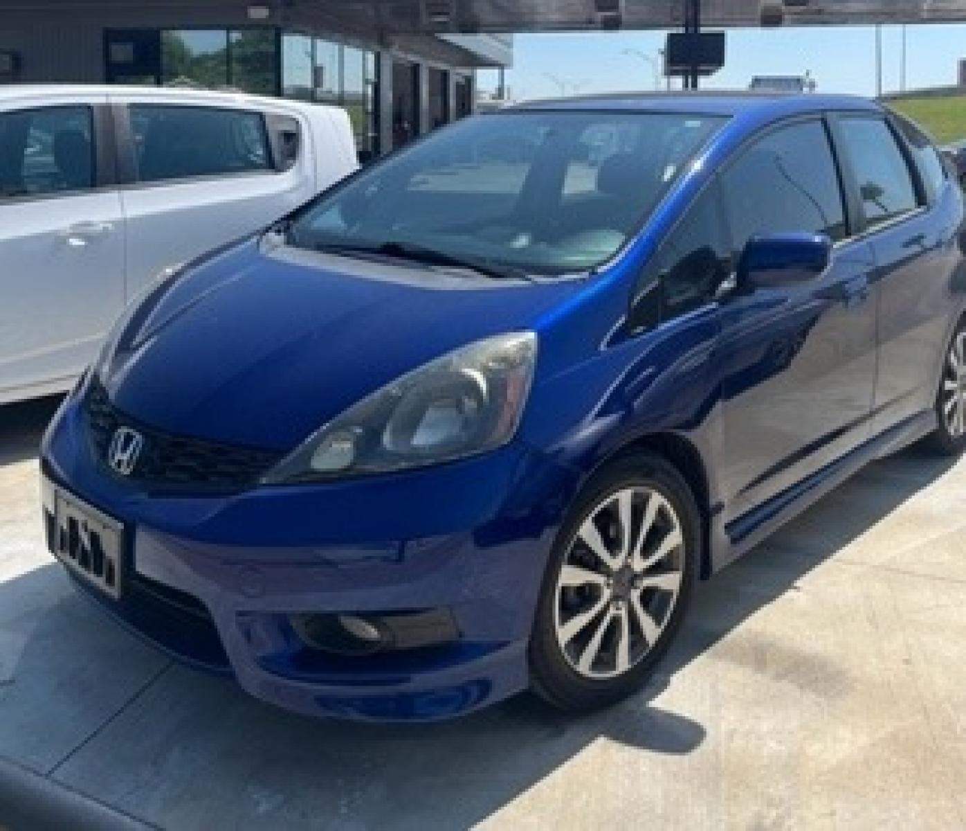 2012 BLUE HONDA FIT Sport 5-Speed AT with Navigation (JHMGE8H61CC) with an 1.5L L4 SOHC 16V engine, 5-Speed Automatic transmission, located at 8101 E. Skelly Dr., Tulsa, OK, 74129, (918) 592-3593, 36.121891, -95.888802 - Photo #15