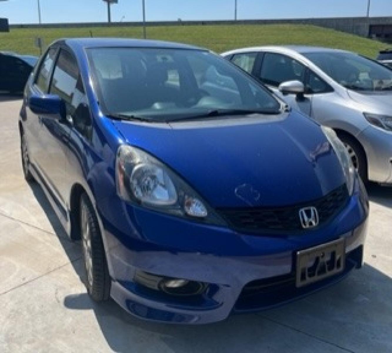 2012 BLUE HONDA FIT Sport 5-Speed AT with Navigation (JHMGE8H61CC) with an 1.5L L4 SOHC 16V engine, 5-Speed Automatic transmission, located at 8101 E. Skelly Dr., Tulsa, OK, 74129, (918) 592-3593, 36.121891, -95.888802 - Photo #16