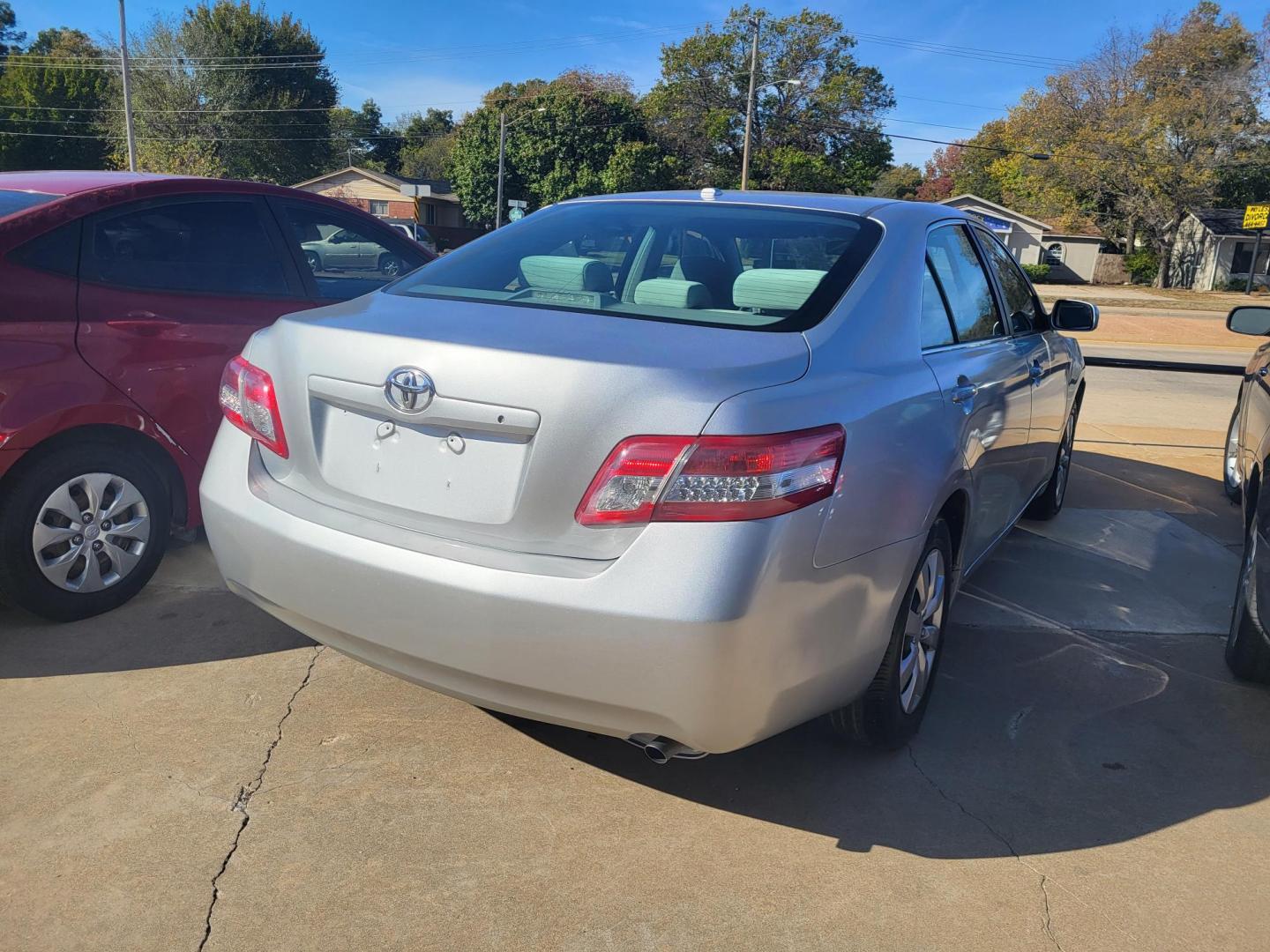2011 SILVER TOYOTA CAMRY BASE; SE; LE; SE 6-Spd MT (4T1BF3EK4BU) with an 2.5L L4 DOHC 16V engine, 6-Speed Manual transmission, located at 8101 E. Skelly Dr., Tulsa, OK, 74129, (918) 592-3593, 36.121891, -95.888802 - Photo#1