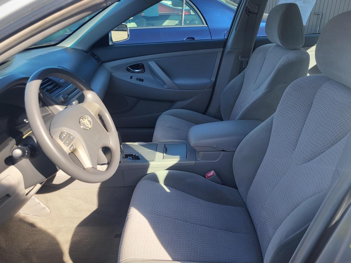 2011 SILVER TOYOTA CAMRY BASE; SE; LE; SE 6-Spd MT (4T1BF3EK4BU) with an 2.5L L4 DOHC 16V engine, 6-Speed Manual transmission, located at 8101 E. Skelly Dr., Tulsa, OK, 74129, (918) 592-3593, 36.121891, -95.888802 - Photo#2