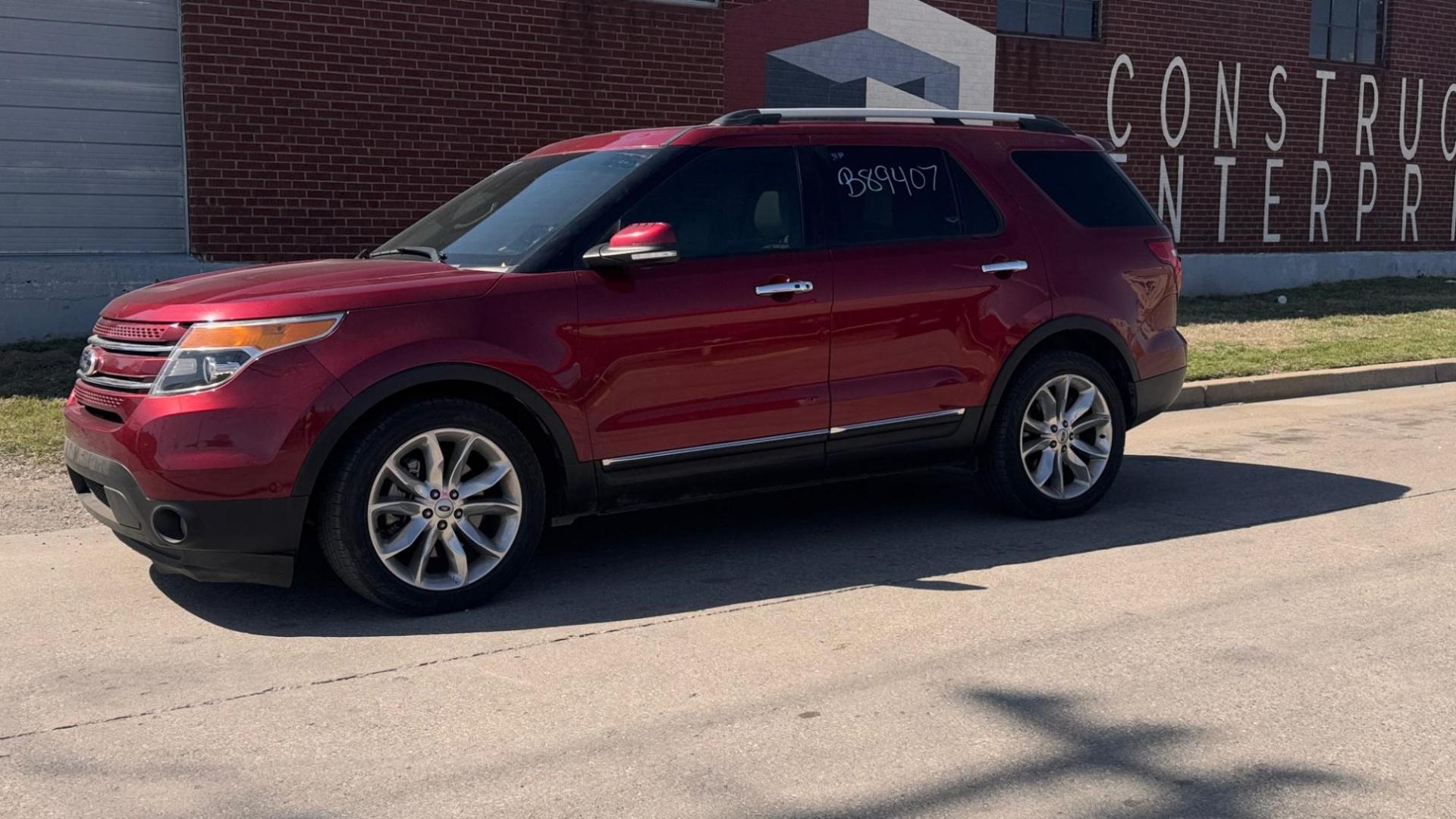 2015 RED Ford Explorer Limited FWD (1FM5K7F85FG) with an 3.5L V6 DOHC 24V engine, 6-Speed Automatic transmission, located at 8101 E. Skelly Dr., Tulsa, OK, 74129, (918) 592-3593, 36.121891, -95.888802 - Photo#0