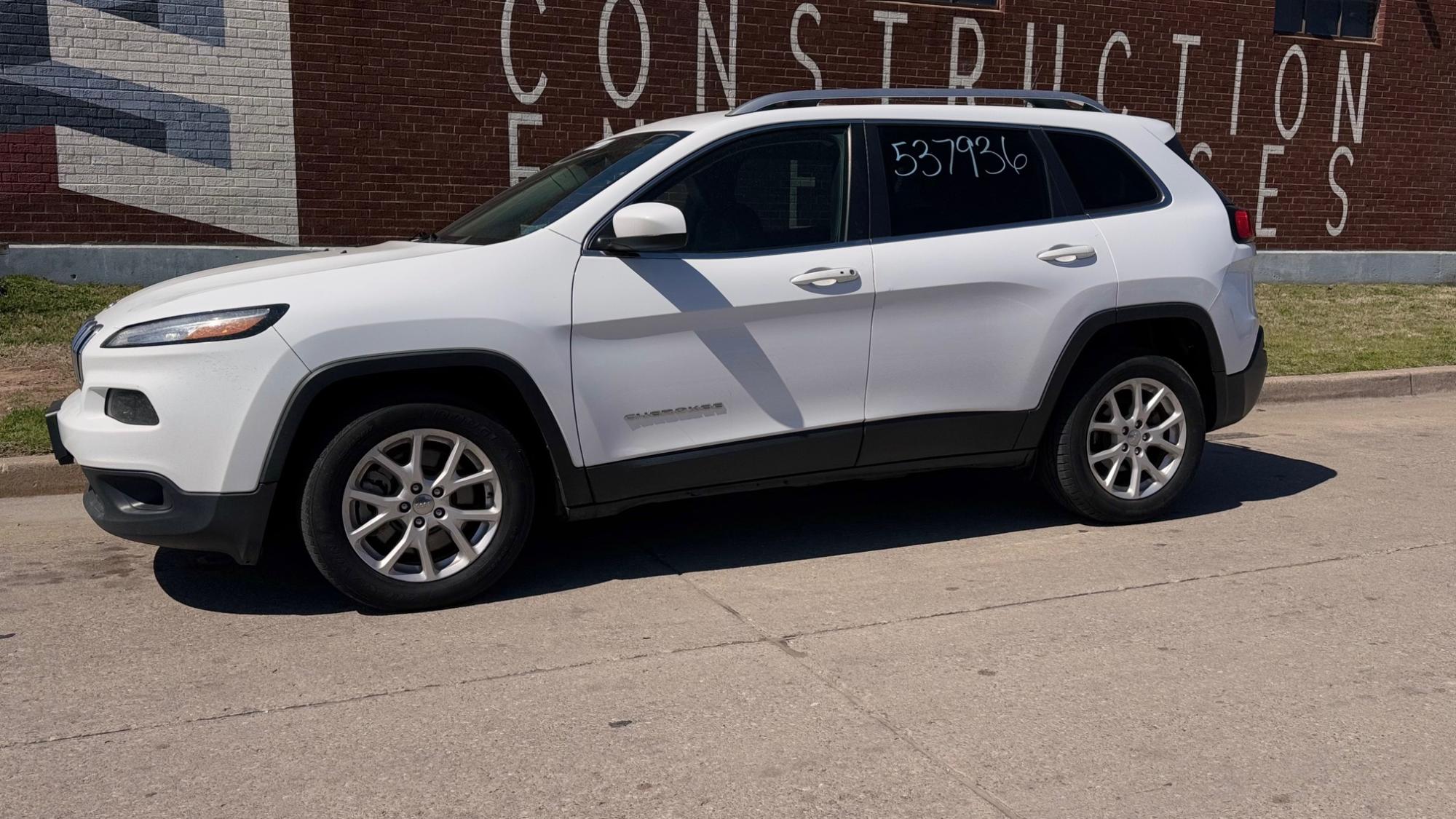 photo of 2018 Jeep Cherokee Latitude Plus FWD