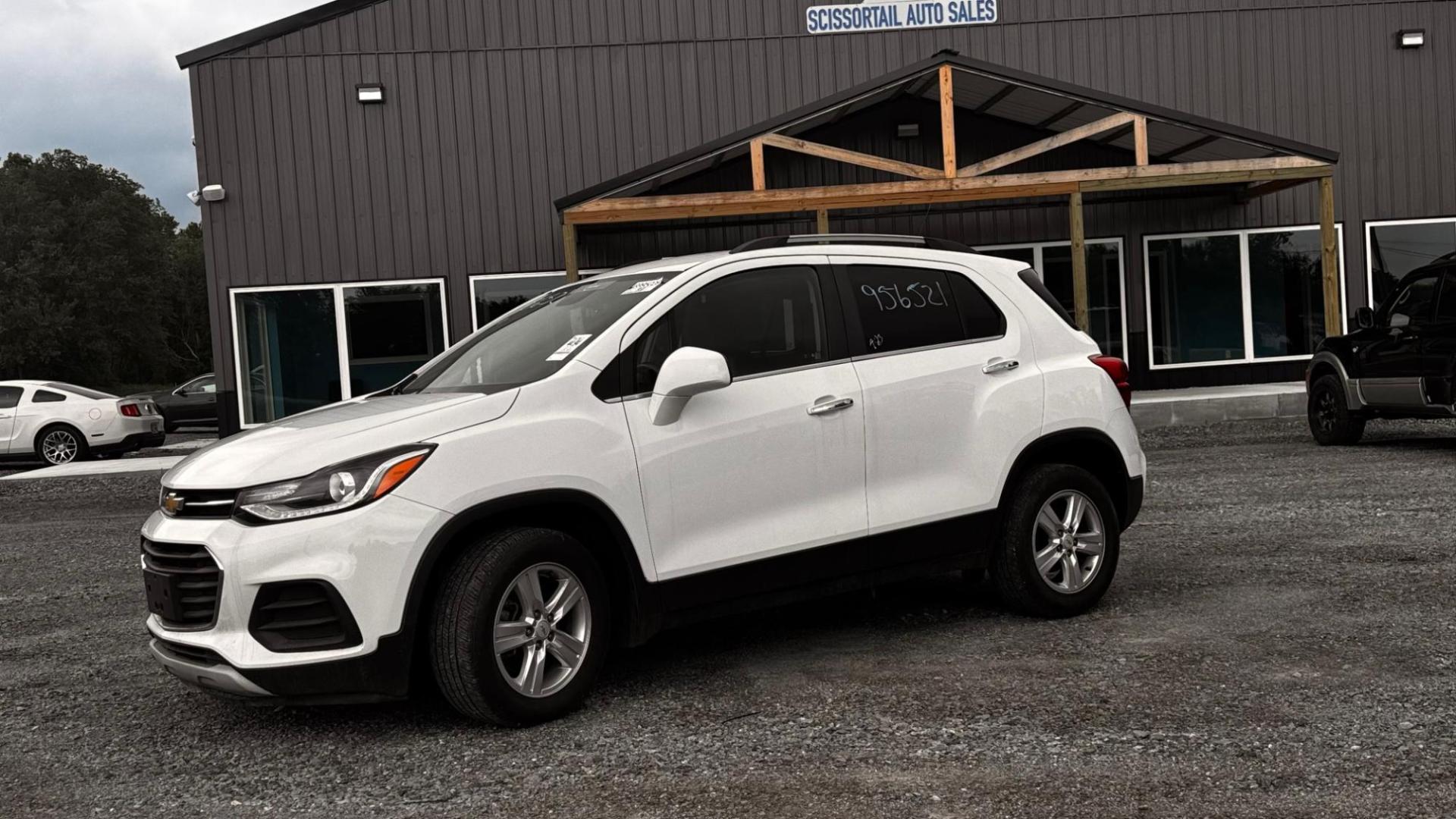 2019 WHITE Chevrolet Trax LT FWD (KL7CJLSB8KB) with an 1.4L L4 DOHC 16V engine, 6A transmission, located at 8101 E. Skelly Dr., Tulsa, OK, 74129, (918) 592-3593, 36.121891, -95.888802 - Photo#0