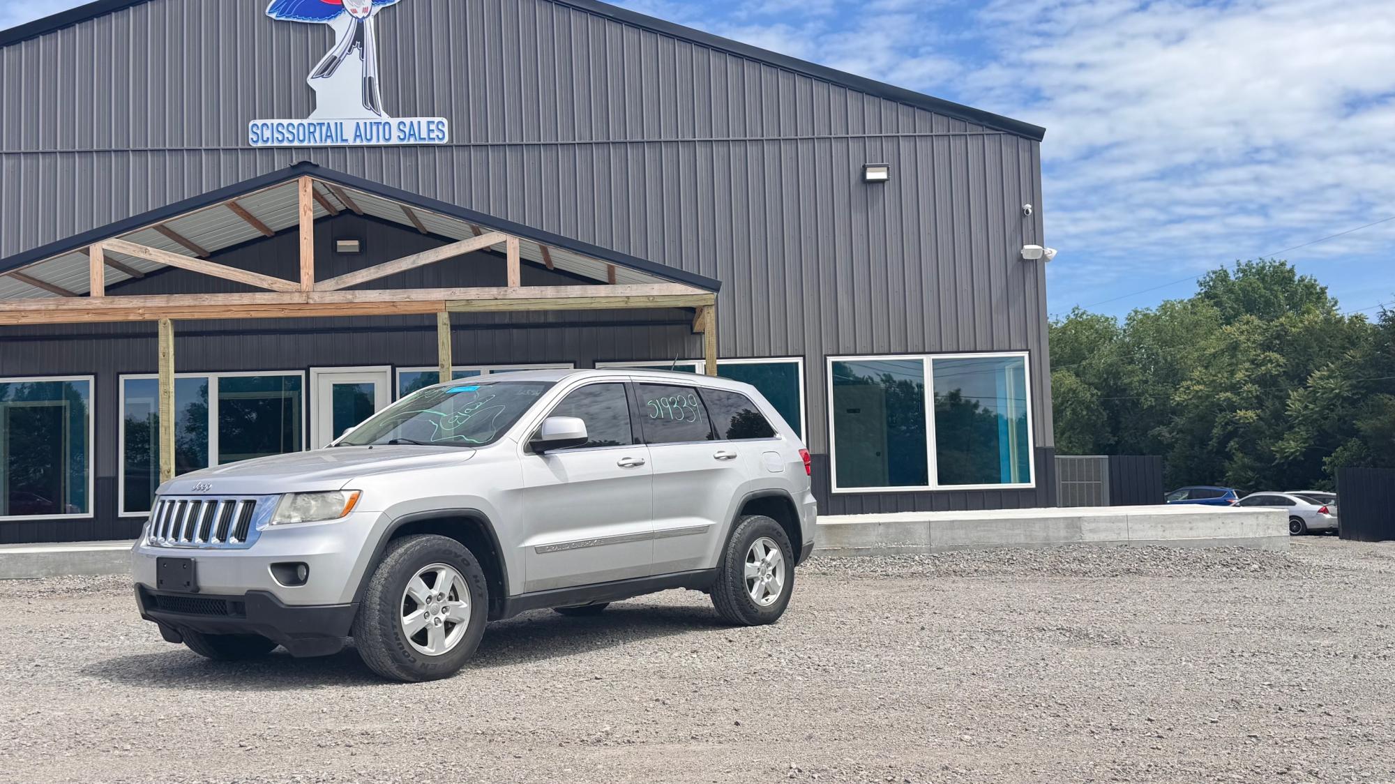 photo of 2013 Jeep Grand Cherokee Laredo 2WD