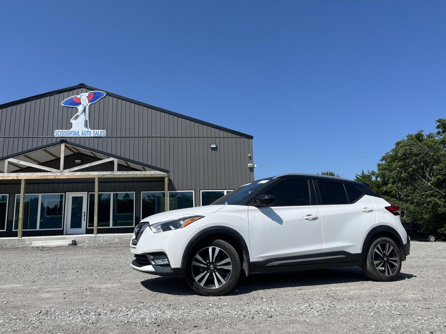 2019 WHITE Nissan Kicks S (3N1CP5CU8KL) with an 1.6L L4 engine, CVT transmission, located at 8101 E. Skelly Dr., Tulsa, OK, 74129, (918) 592-3593, 36.121891, -95.888802 - Photo#0