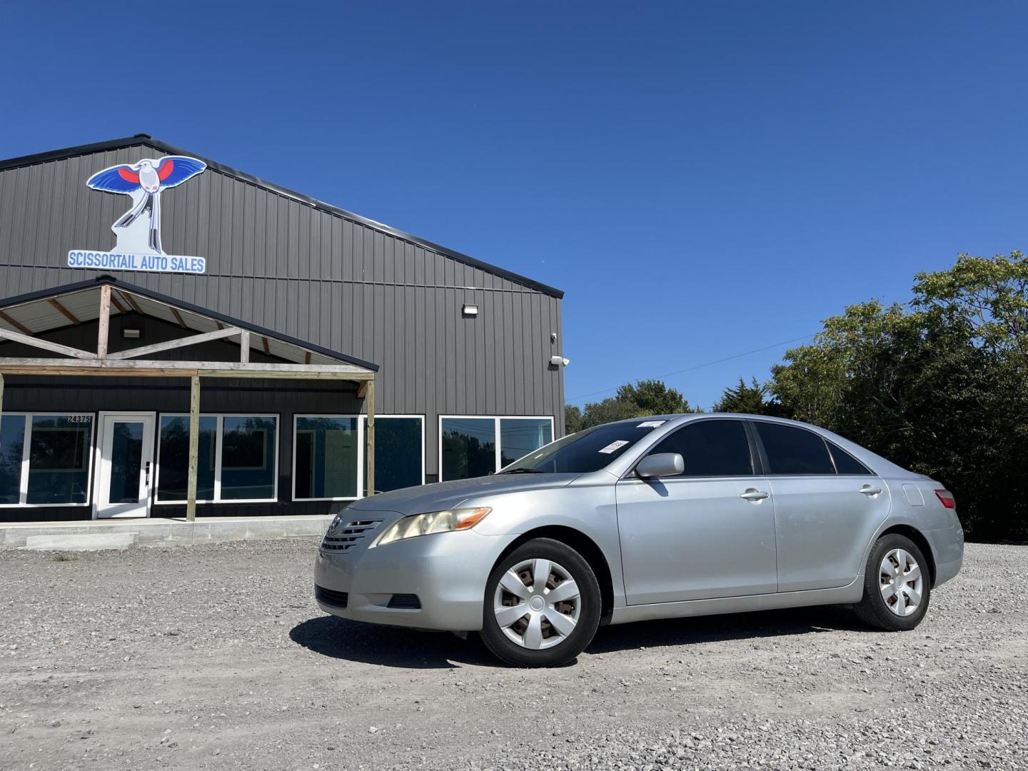2007 GRAY Toyota Camry CE 5-Spd AT (JTNBE46KX73) with an 2.4L L4 DOHC 16V engine, 5-Speed Automatic Overdrive transmission, located at 8101 E. Skelly Dr., Tulsa, OK, 74129, (918) 592-3593, 36.121891, -95.888802 - Photo#0