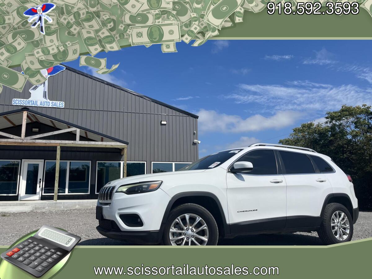 2019 WHITE Jeep Cherokee Latitude 4WD (1C4PJMCX0KD) with an 3.2L V6 DOHC 24V engine, 9A transmission, located at 24375 E. Hwy 51, Broken Arrow, OK, 74014, (918) 592-3593, 36.156311, -95.992752 - Photo#0