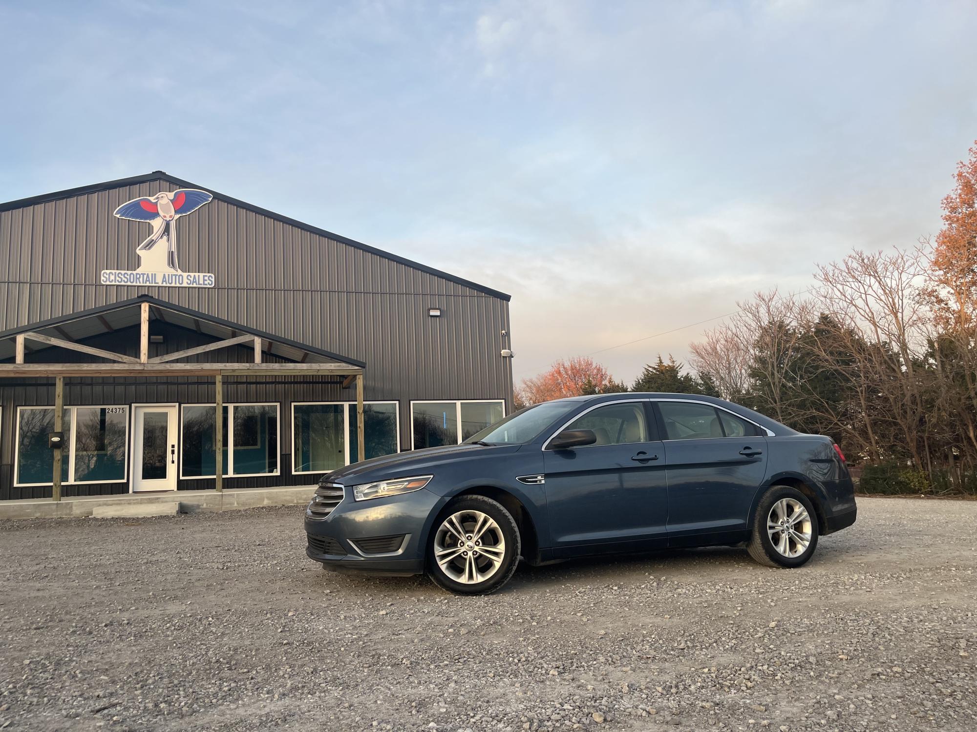 photo of 2018 Ford Taurus SE FWD